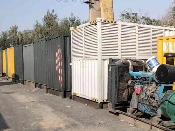 襄城200KW柴油发电机机组每小时油耗是多少?